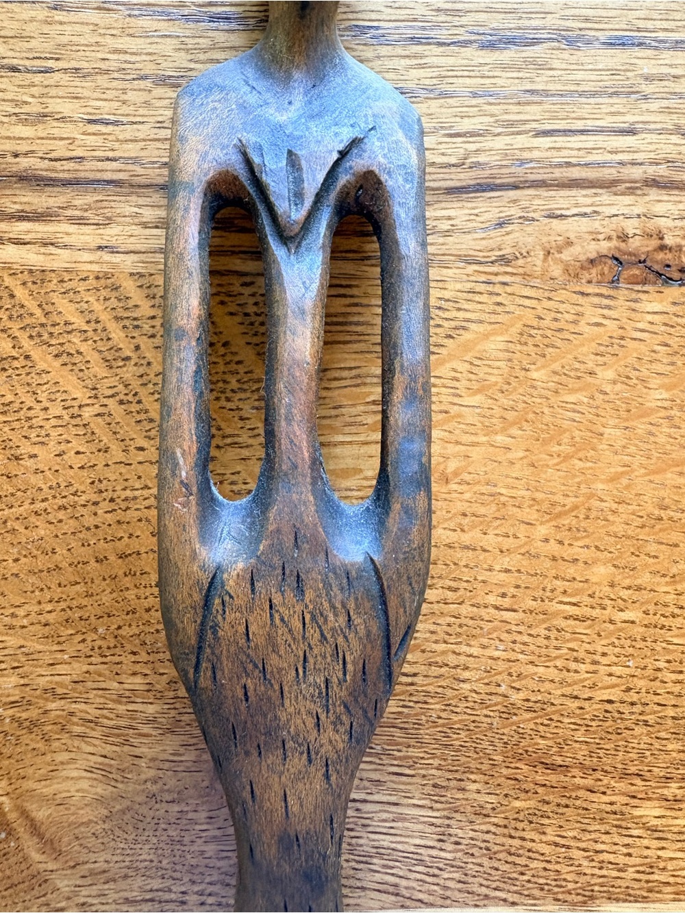 W. African? Lightweight 13” Hand-Carved Wooden Figurine Sculpture in Dark Brown - Picture 7 of 10